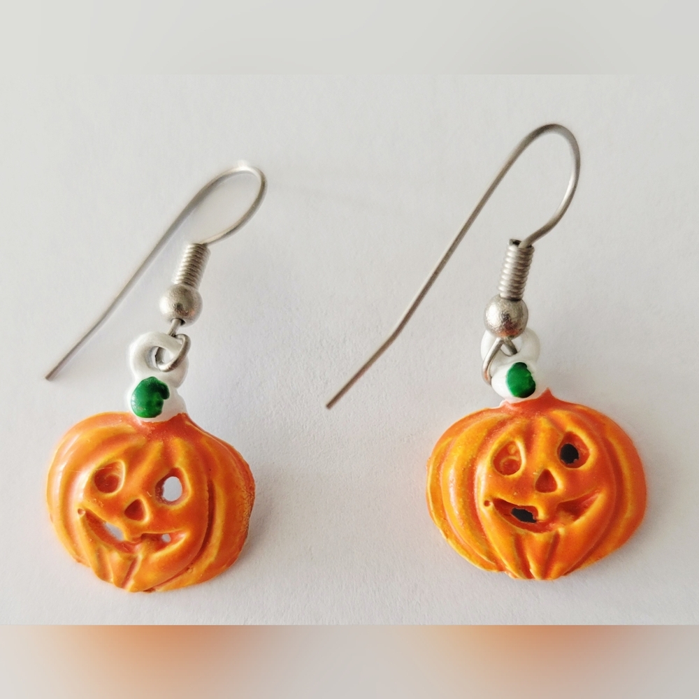 Halloween Pierced Dangle Jack O Lantern Pumpkin Gold Tone Earrings 1/2"